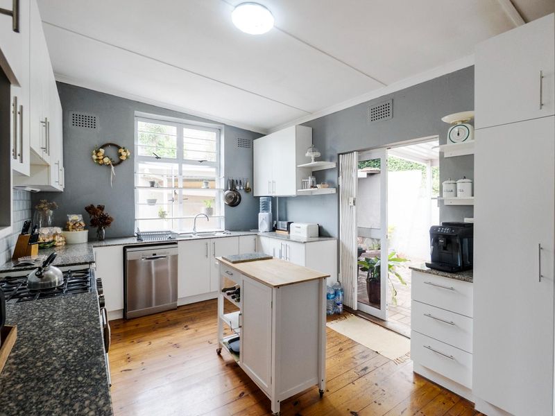 Spacious Family home - Photo 9