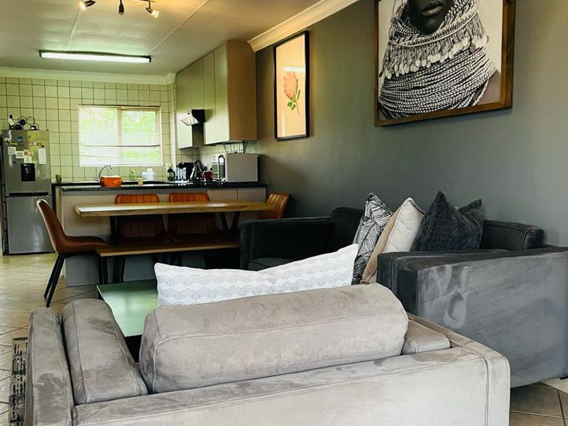 2 Bedroom Apartment For Sale in Leeuwenhof - Photo 4