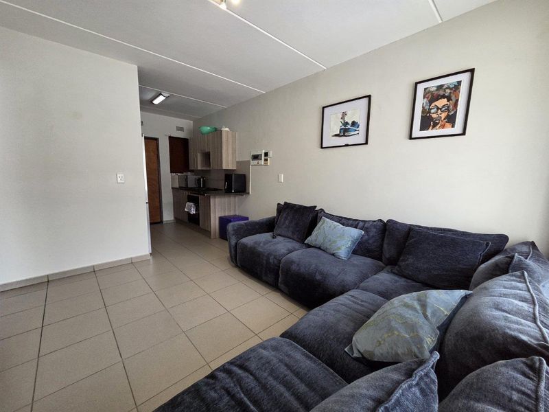 Neat As A Pin! - Photo 4