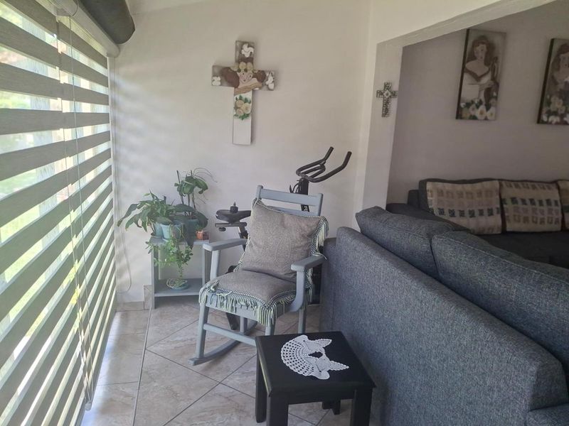 Modern Coastal Living in Villa Relax 2, Margate - Photo 8