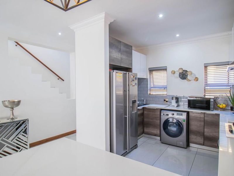 3-Bedroom, 2 Bathroom House in San Vincenzo - Photo 6