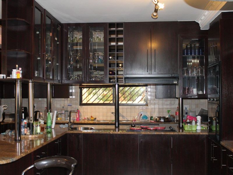 STUNNING MODERN DOUBLE-STOREY HOME FOR SALE IN CIMBEBASIA. - Photo 7