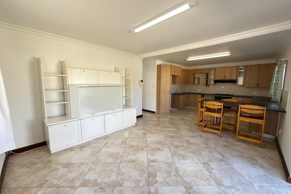 3 Bedroom House TO LET in Cimbebasia - Photo 4