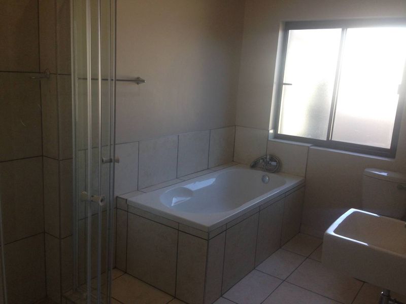 Acacia Vale 3 Bedroom - Photo 5