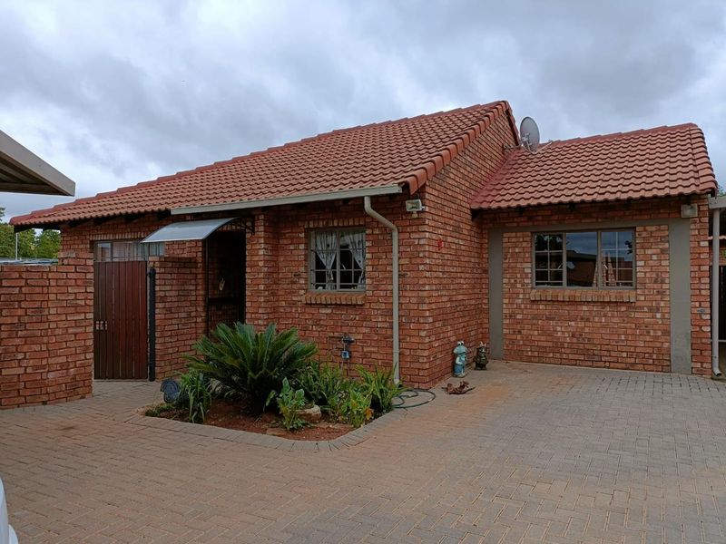 02 Bed Townhouse to rent - Photo 3