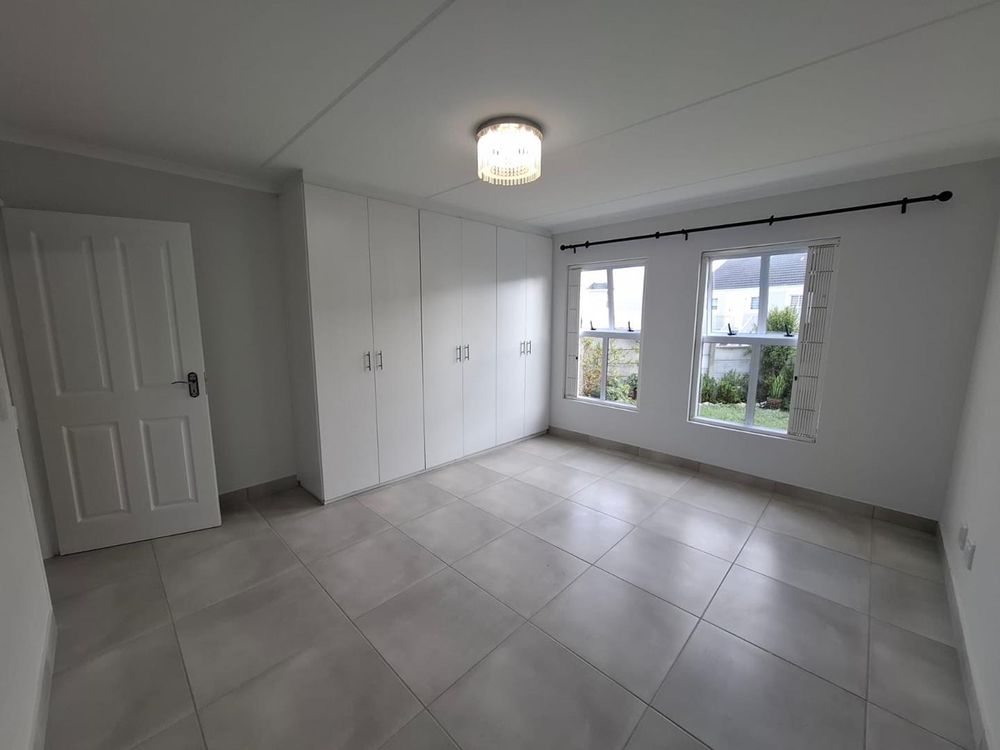 large Main bedroom (fits King bed)