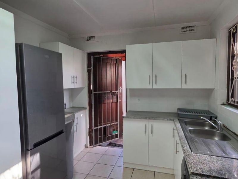 Millionaire's Mile Opportunity - Prime Position Under R2 Million! - Photo 8