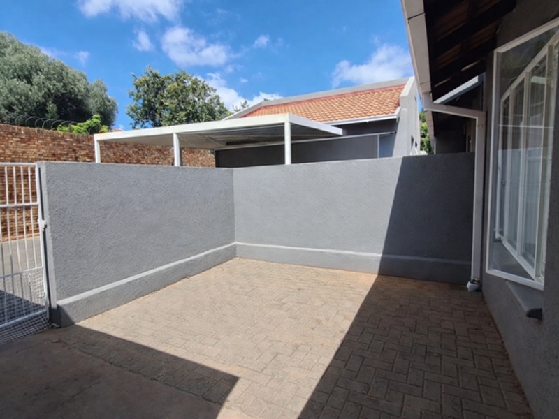Secure & Perfectly Located in Langenhovenpark - Photo 10