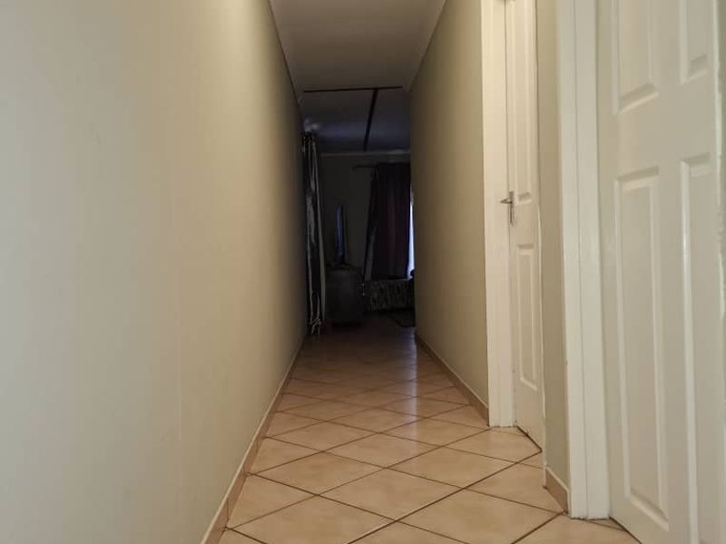 Family spacious home for sale - Photo 8