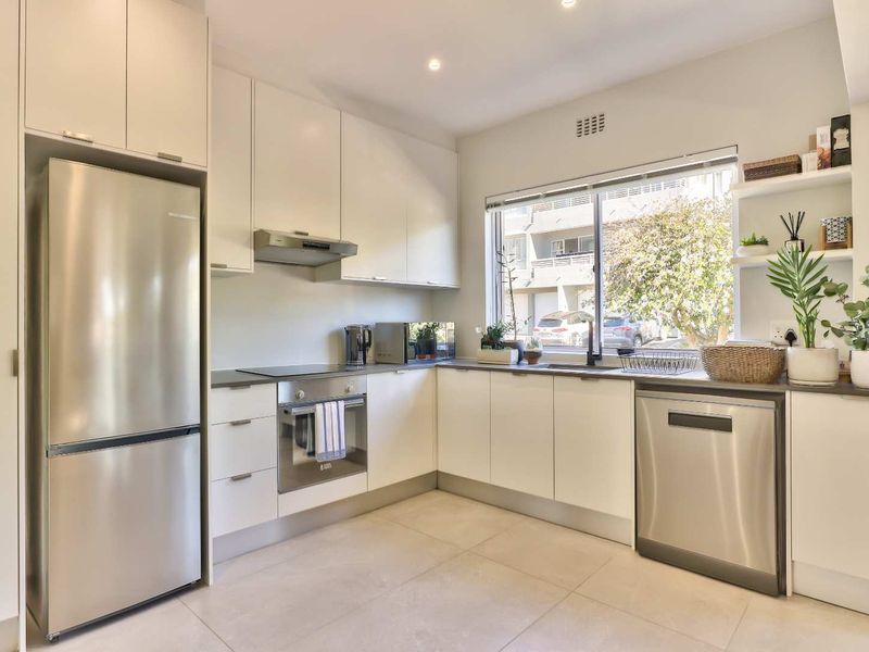 Charming 2-Bedroom Apartment in Upper Green Point.- 27K. - Photo 3