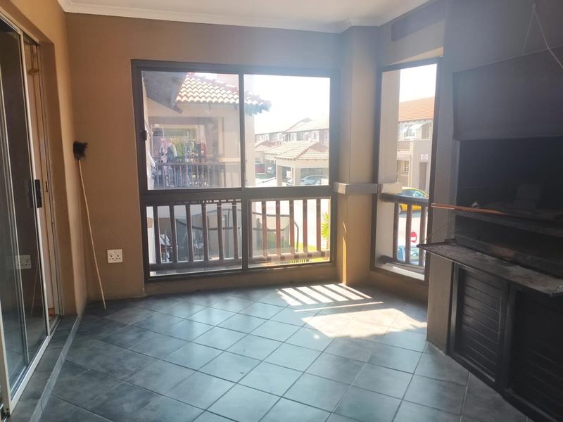 2 BED UNIT + BALCONY + GUARD - Photo 8