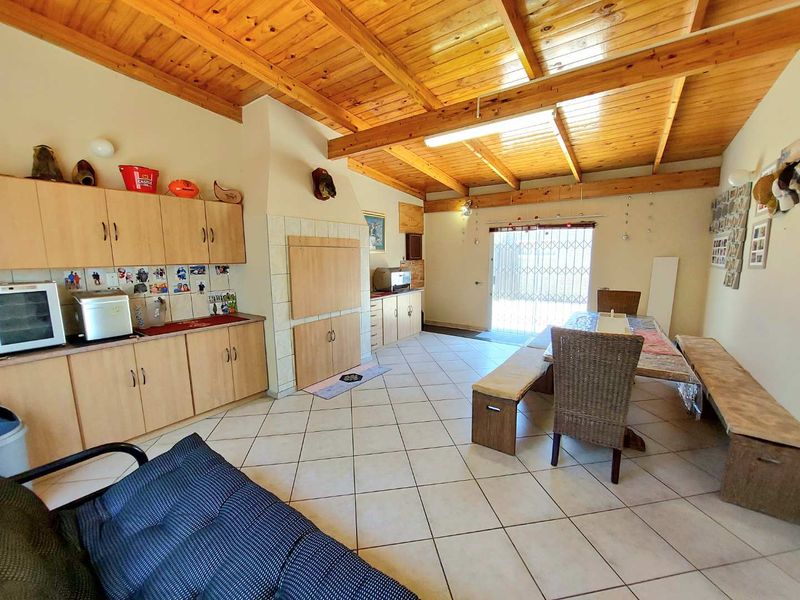 Niemann's Self Catering Family Home - Photo 9