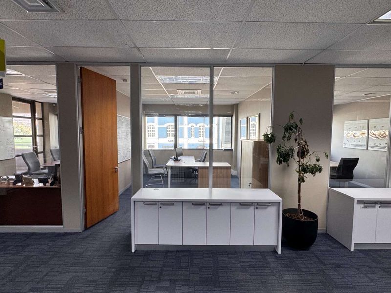 AAA-Grade Full-Floor Office De Waterkant - Photo 8