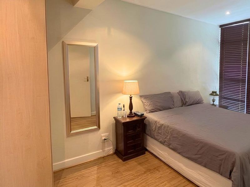 Contemporary 2-Bedroom Apartment Minutes from Sandton CBD - Photo 8