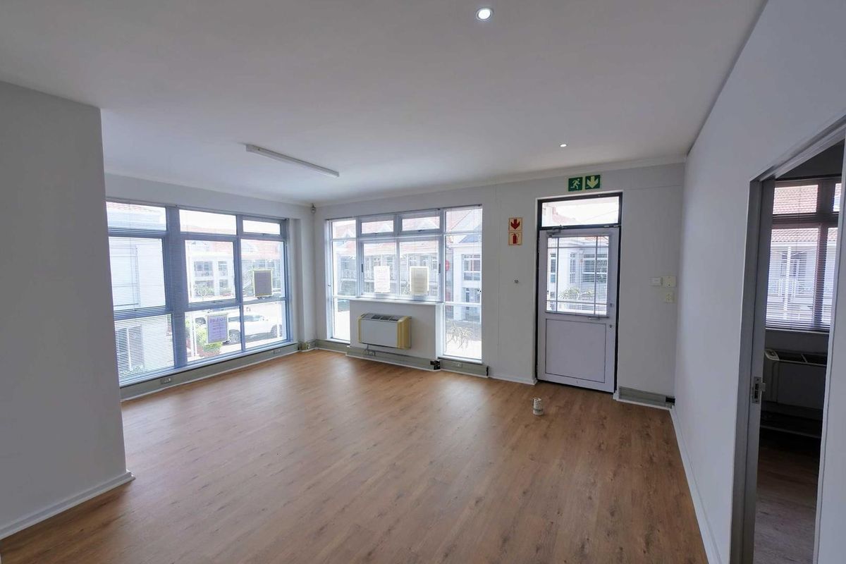 Verstile, Light-Filled Office in Century Square! - Photo 2