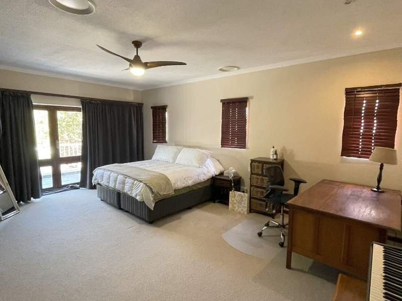 Family home - Owners relocating - Photo 9