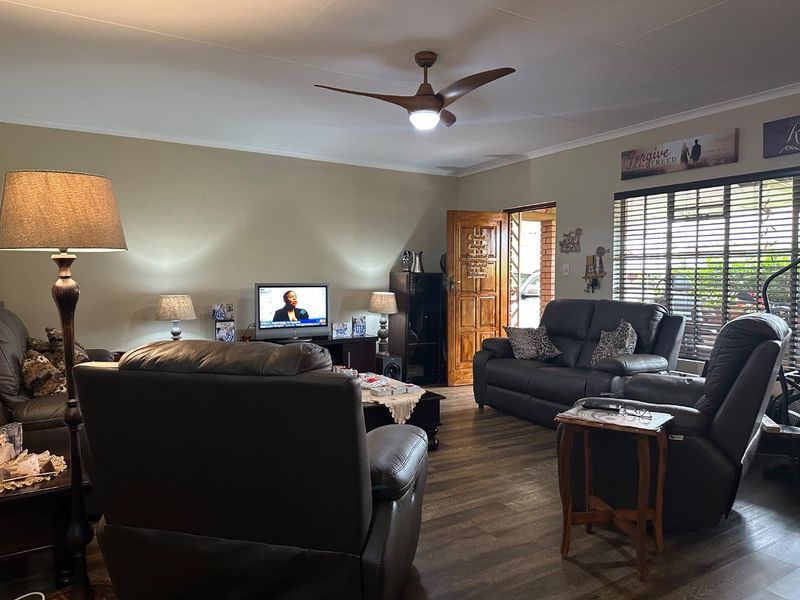 What an incredible opportunity to live in the beautiful Montana Park Renaissance Retirement Village! - Photo 8