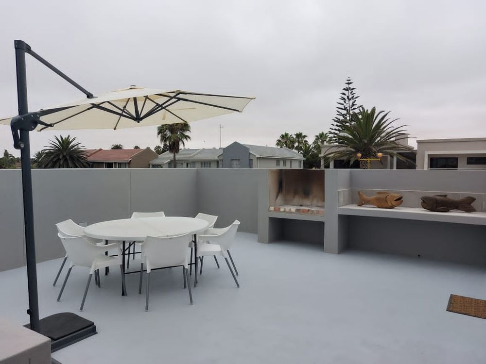 upstairs entertainmnet area