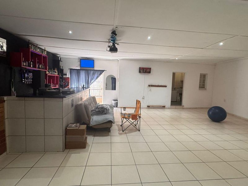 Family Home and great Investment in Beaconsfield - Photo 9