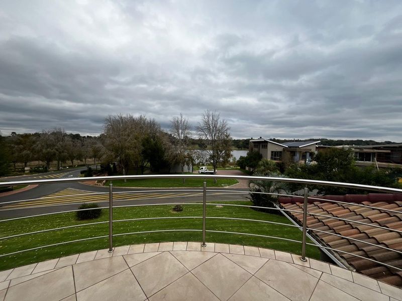 Spacious 4-bedroom family home located in Ebotse Golf Estate - Photo 9