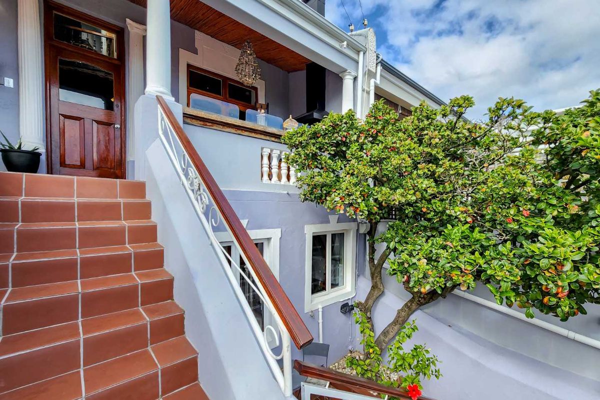 3 bedroom house with views in Upper Sea Point - Photo 4