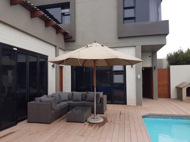 5 Bedroom House For Sale in Walvis Bay, North Meersig - Photo 5