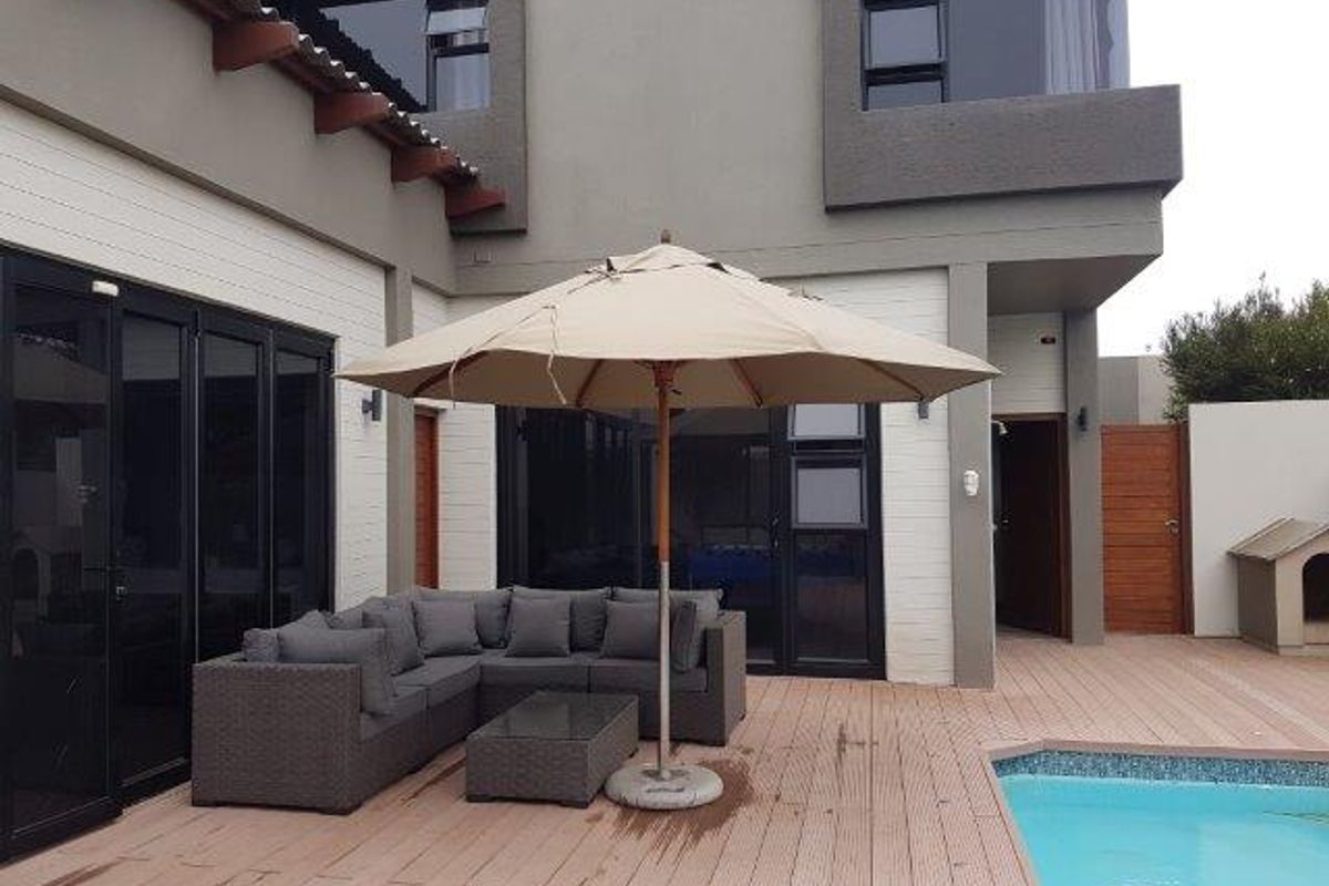 5 Bedroom House For Sale in Walvis Bay, North Meersig - Photo 5