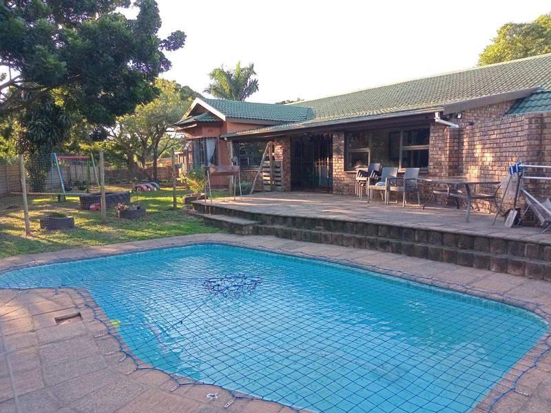 Spacious 3-Bedroom Family Home For Sale with Pool, Entertainment Area & Greenbelt Views - Photo 1
