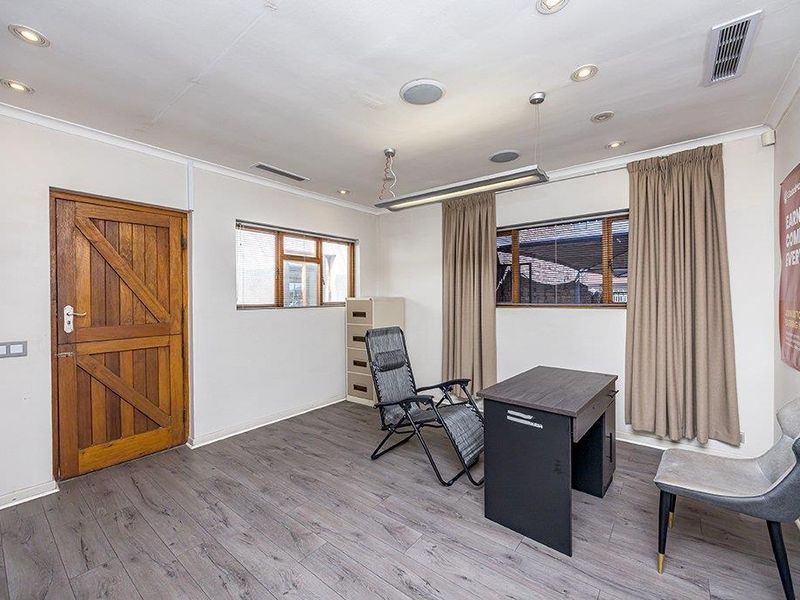 Office Space To Let in Tijgerhof - Photo 4