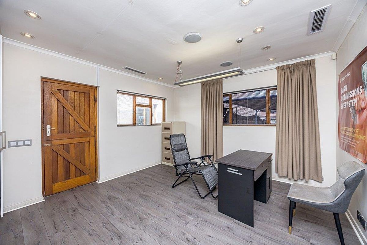 Office Space To Let in Tijgerhof - Photo 4