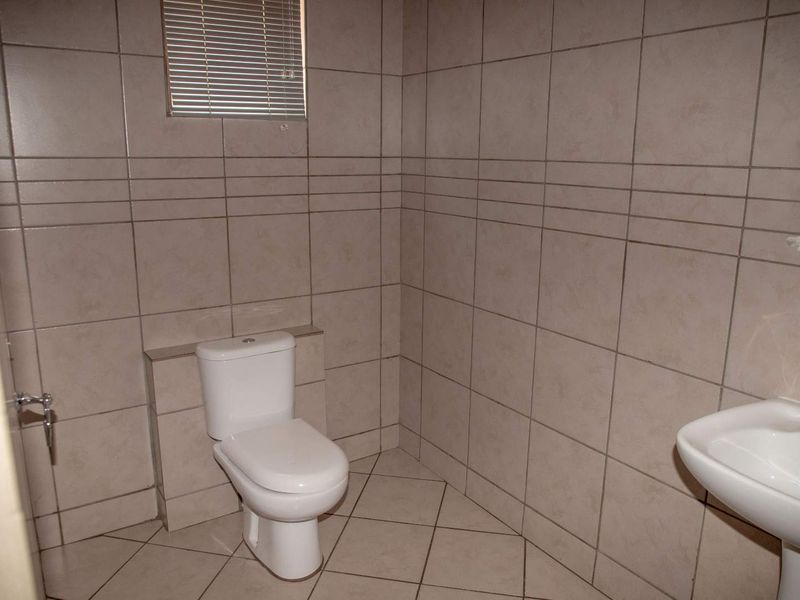 Exceptional Duplex 3 Bedroom Townhouse for Sale - Comfort-  Stylish - Photo 7