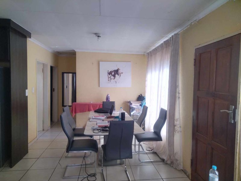 2 bedrooms house for sale in Soshanguve VV - Photo 8