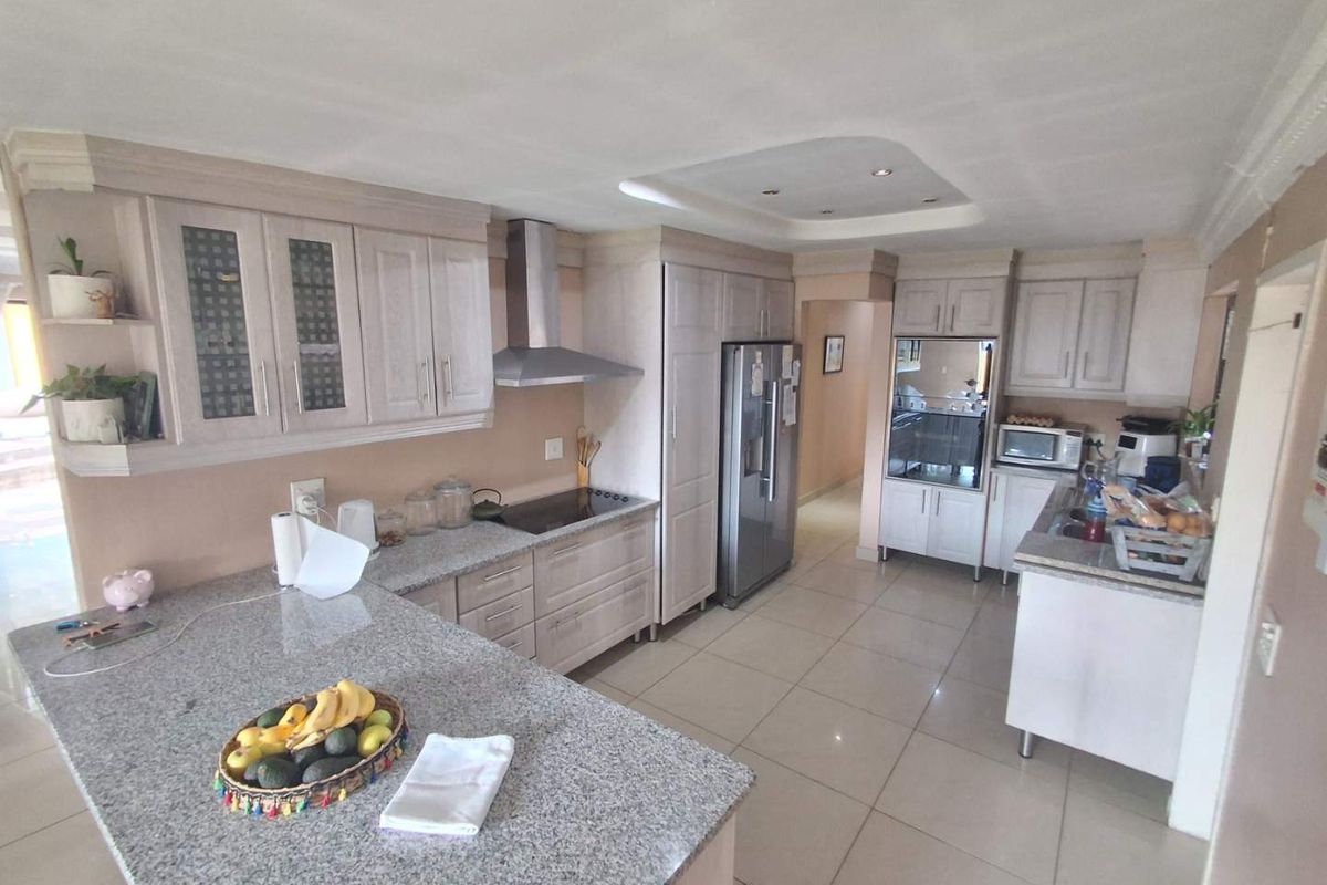 3 Bedroom House in Silverton Ext - Photo 4