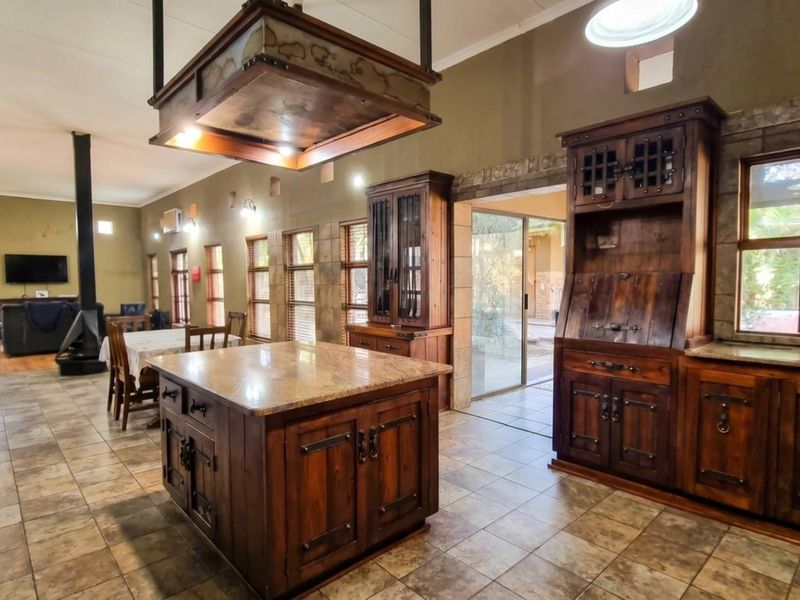SPACIOUS FAMILY HOME WITH FLAT IN THE NORTH - Photo 6