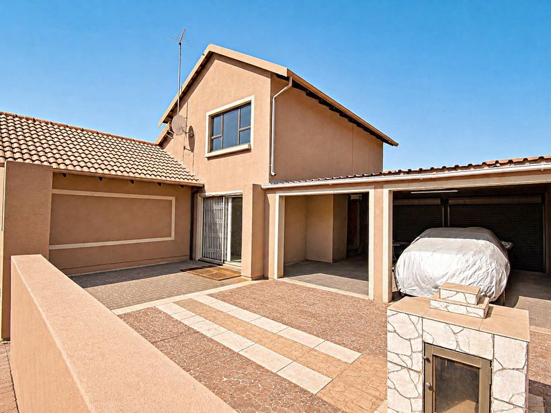 4-Bedroom Home in a Secure Estate - Photo 3