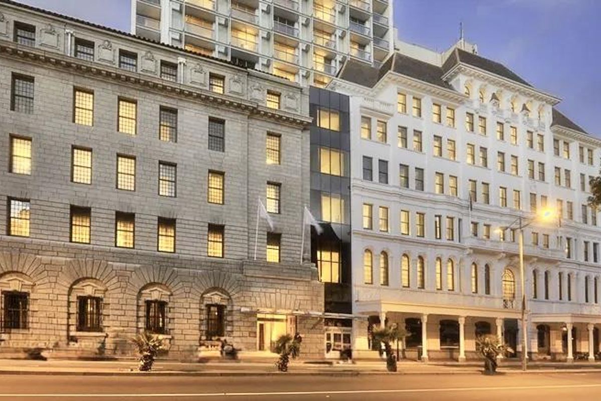 Exclusive Unit in Taj Cape Town – 15th Floor, Mountain & Garden Views - Photo 2