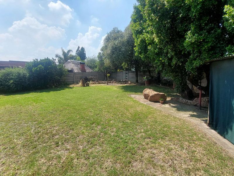 Your Dream Home Awaits: Comfort, Style & Safety! - Photo 8