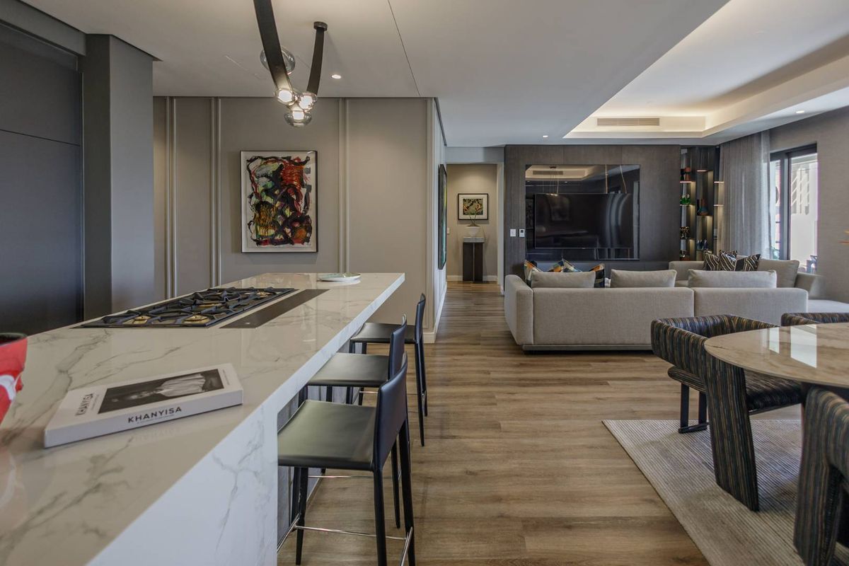 Luxurious 3-Bedroom Apartment in City Centre, Steyn City - Photo 2