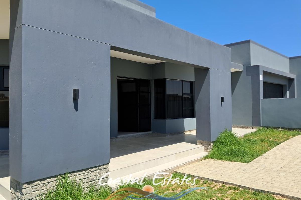 3 Bedroom house in Extension 14 - Photo 2
