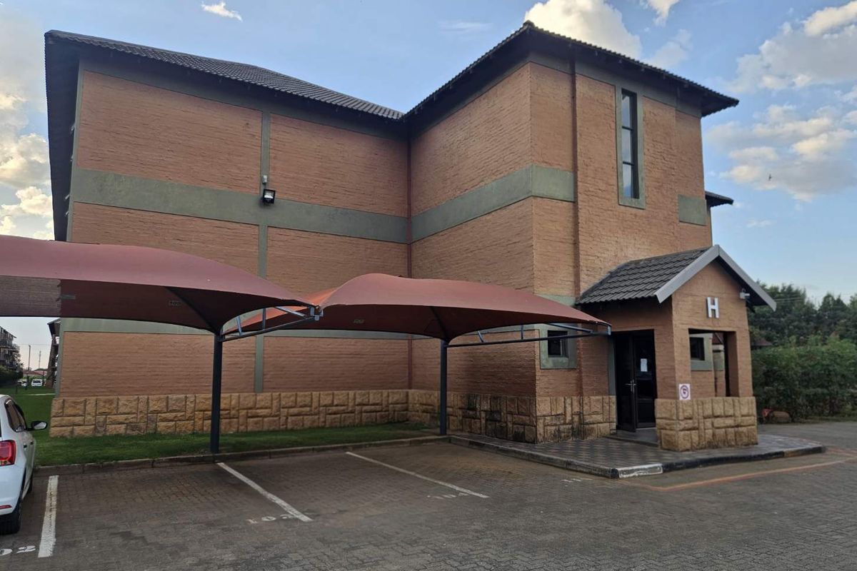 Bachelor Flat for Sale in Bains Game Lodge – Excellent Investment Opportunity - Photo 2