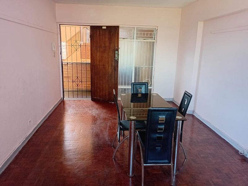 Spacious 2 Bedroom apartment in Durban South Beach, Close to Marine World & Hospitals!!! - Photo 5