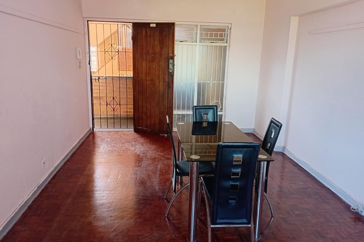 Spacious 2 Bedroom apartment in Durban South Beach, Close to Marine World & Hospitals!!! - Photo 5