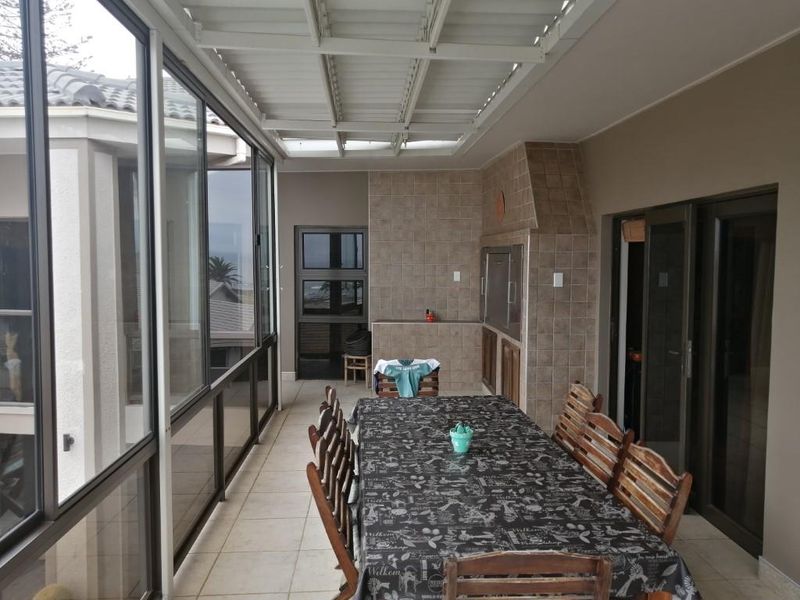 Connoisseurs Mansion with Seaview - Photo 10