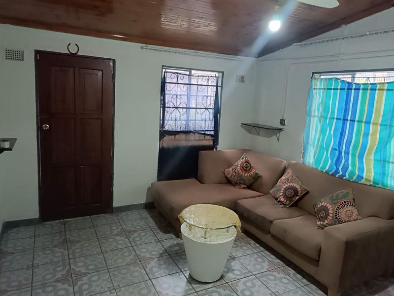 🏡 Charming 3-Bedroom Home for Rent – Northdale - Photo 5