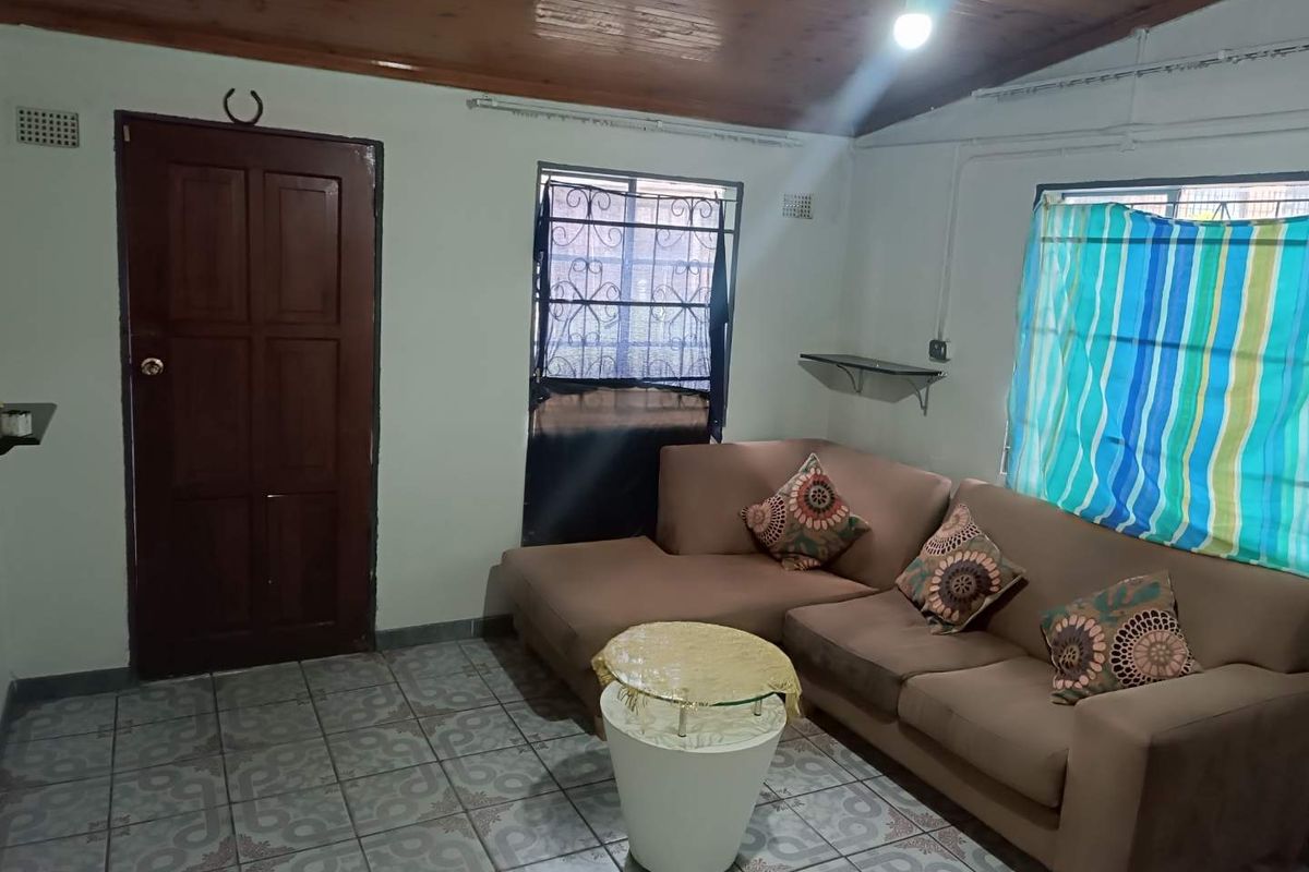 🏡 Charming 3-Bedroom Home for Rent – Northdale - Photo 5