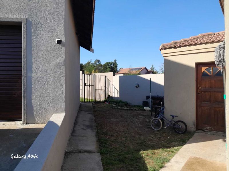 3 Bedroom 2 Bathroom house a Garadge plus Cottage - Photo 6