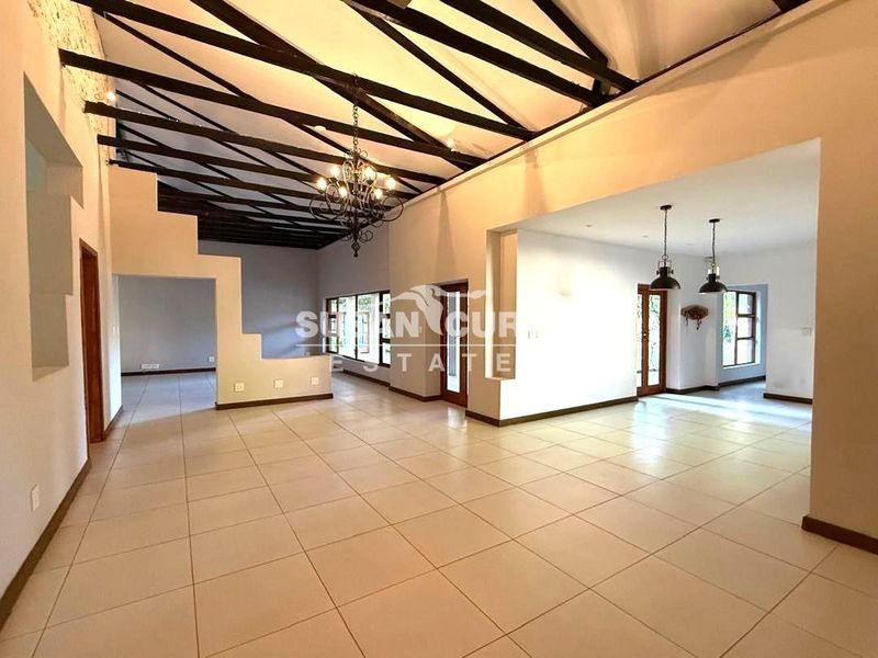 Large Family Home - Photo 9