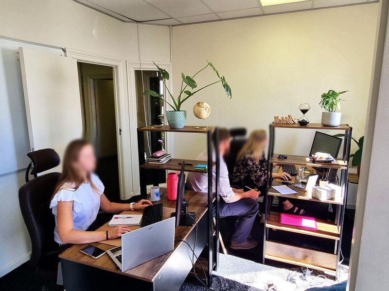 Light and Bright Ground Floor Office in Westlake Business Park - Photo 4