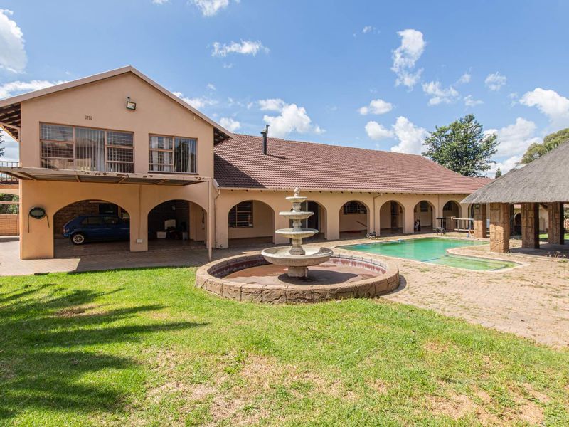 **Exceptional Property with Endless Potential in Muldersdrift** - Photo 2