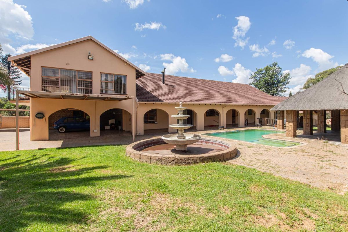 **Exceptional Property with Endless Potential in Muldersdrift** - Photo 2